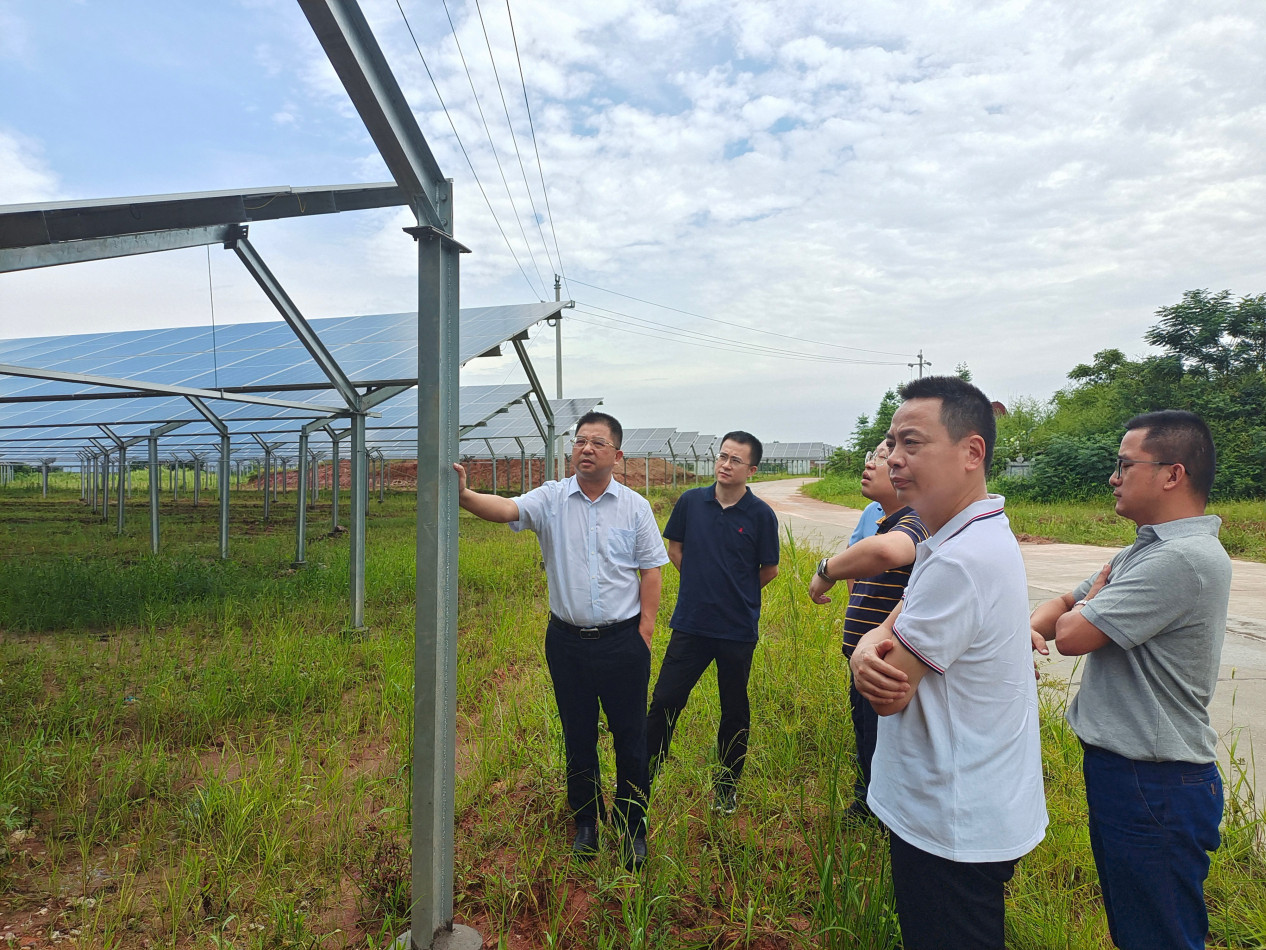 劉志剛帶隊考察華能湖南岳陽、兆邦陶瓷光伏項目